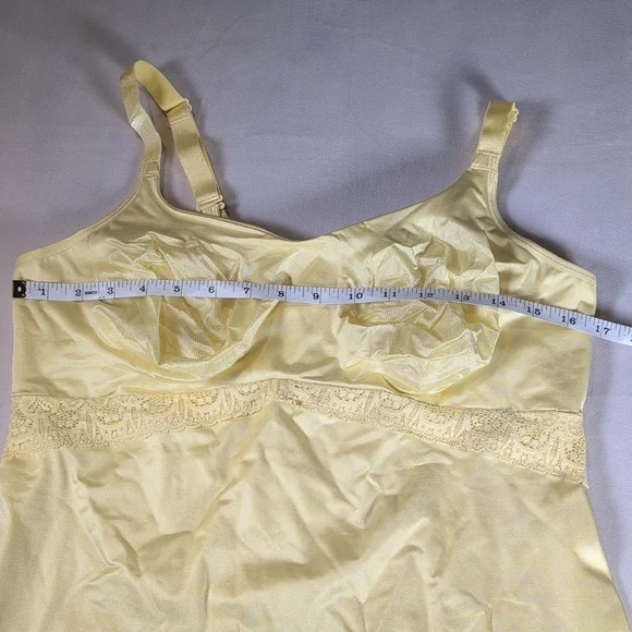 Ruby Ribbon Lace Cami in Canary Yellow Size 44 Shapewear - Picture 2 of 7